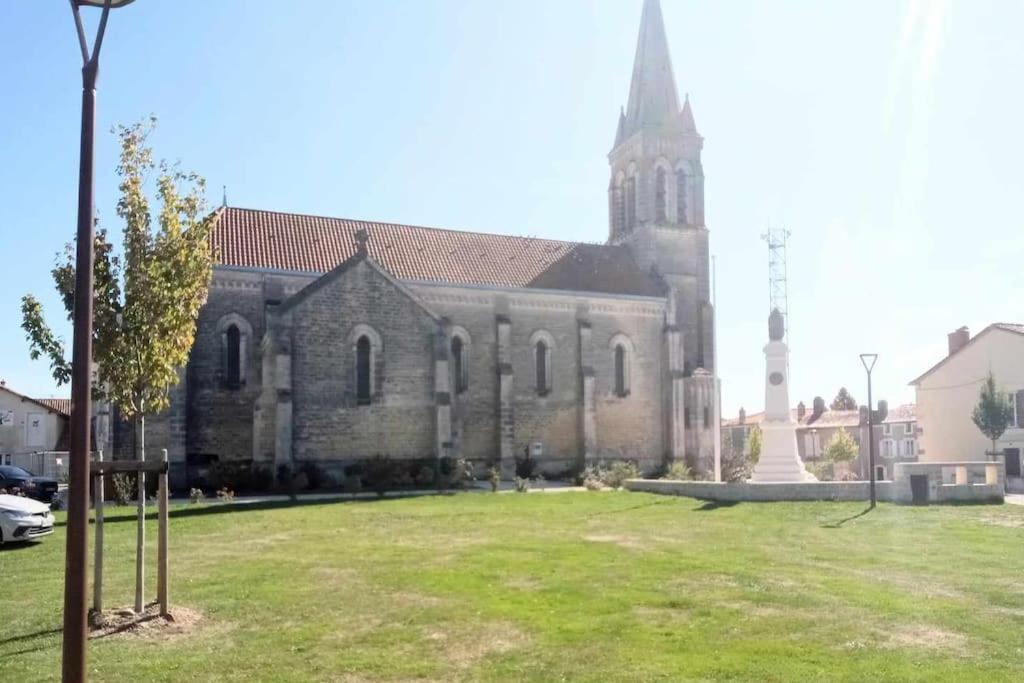 Holiday home Centre Town House Free Wifi Montemboeuf