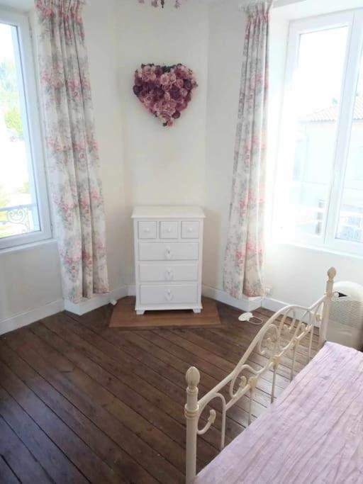 Centre Town House Free Wifi * Montemboeuf